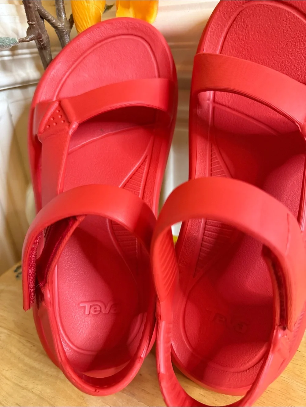 Teva Women’s Hurricane Drift Sandal - Fiery Red - Size 7 - Picture 5 of 8